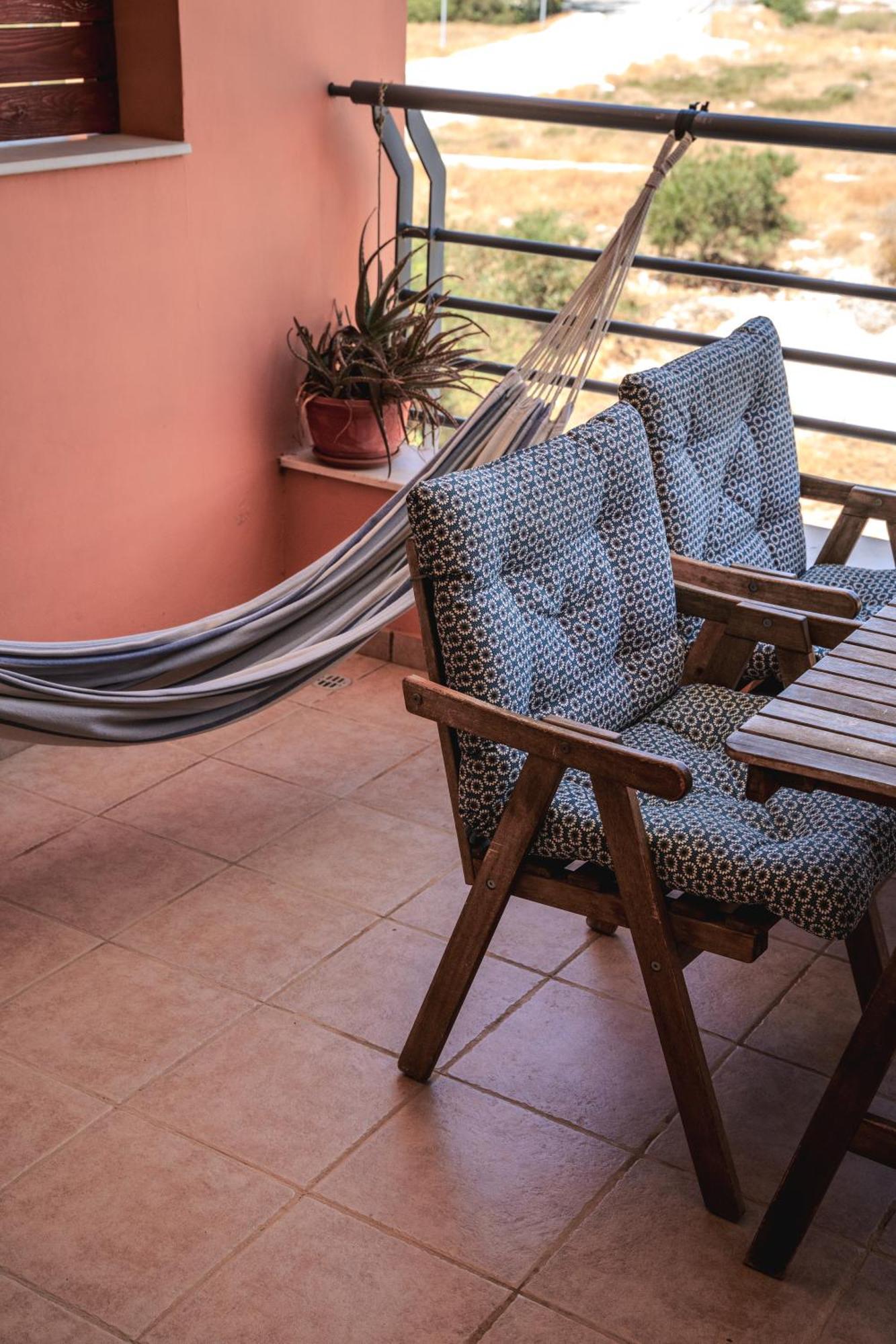 לרנקה Isabella One Bedroom מראה חיצוני תמונה