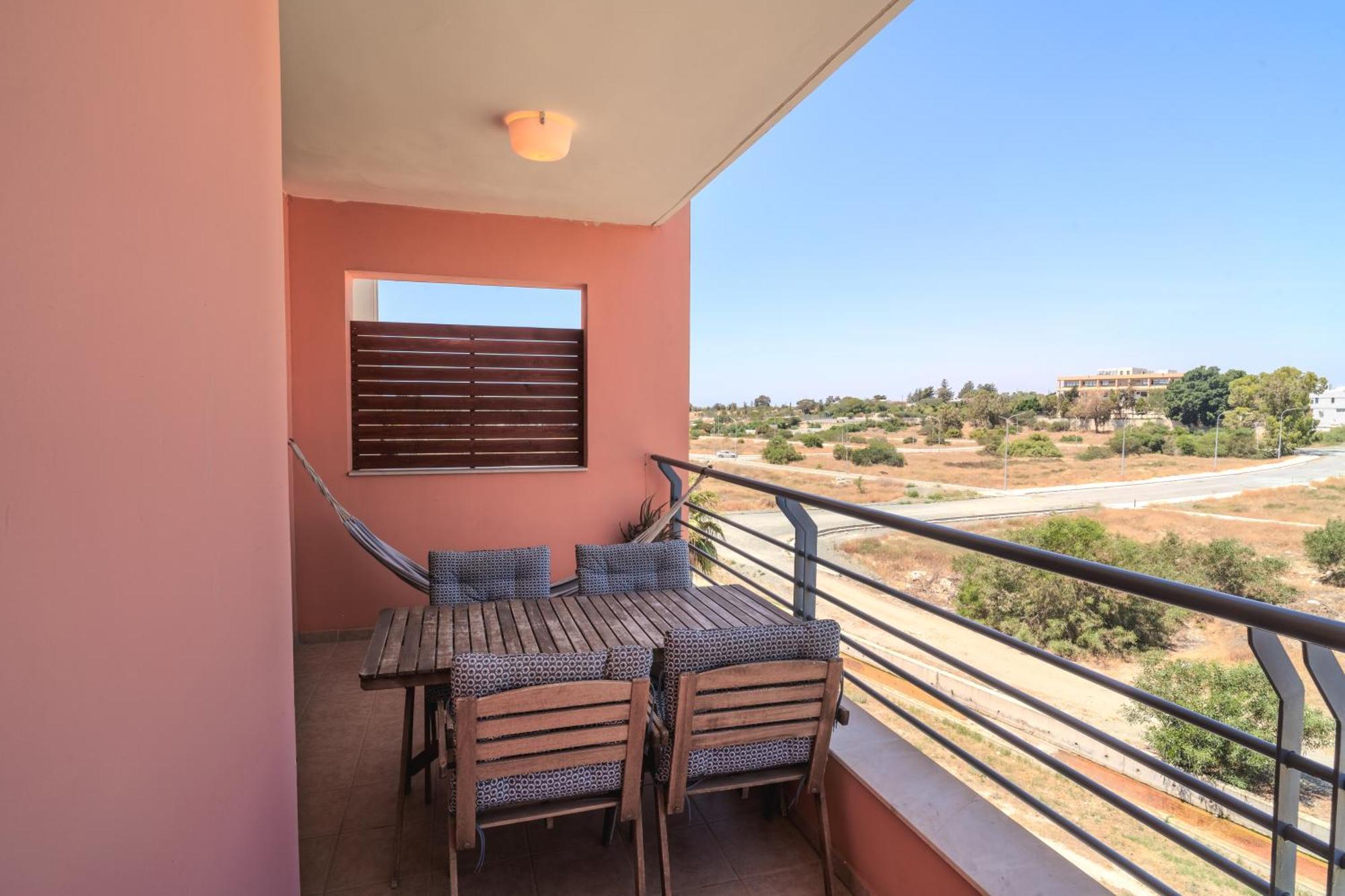 לרנקה Isabella One Bedroom מראה חיצוני תמונה